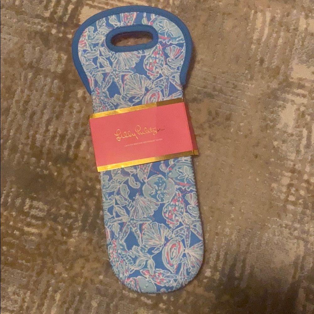 NWT  set of 2 Lily Pulitzer wine totes